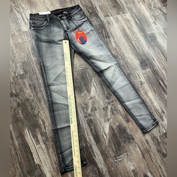 American Blue Jeans Women’s Better Butt Grey Wash Skinny Leg NWT Various Sizes - Picture 8 of 12